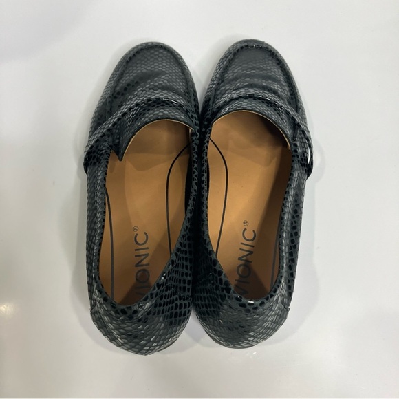 Vionic Zane loafer comfort shoe grey black faux lizard women size 6 professional - Picture 6 of 9